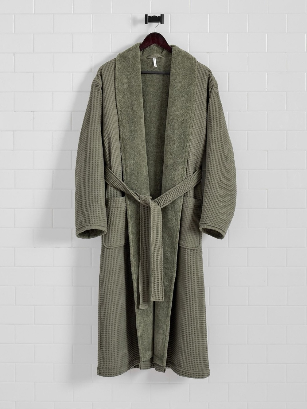 Pottery Barn Waffle Weave Resort Robe. In the color Loden. Stunning color!